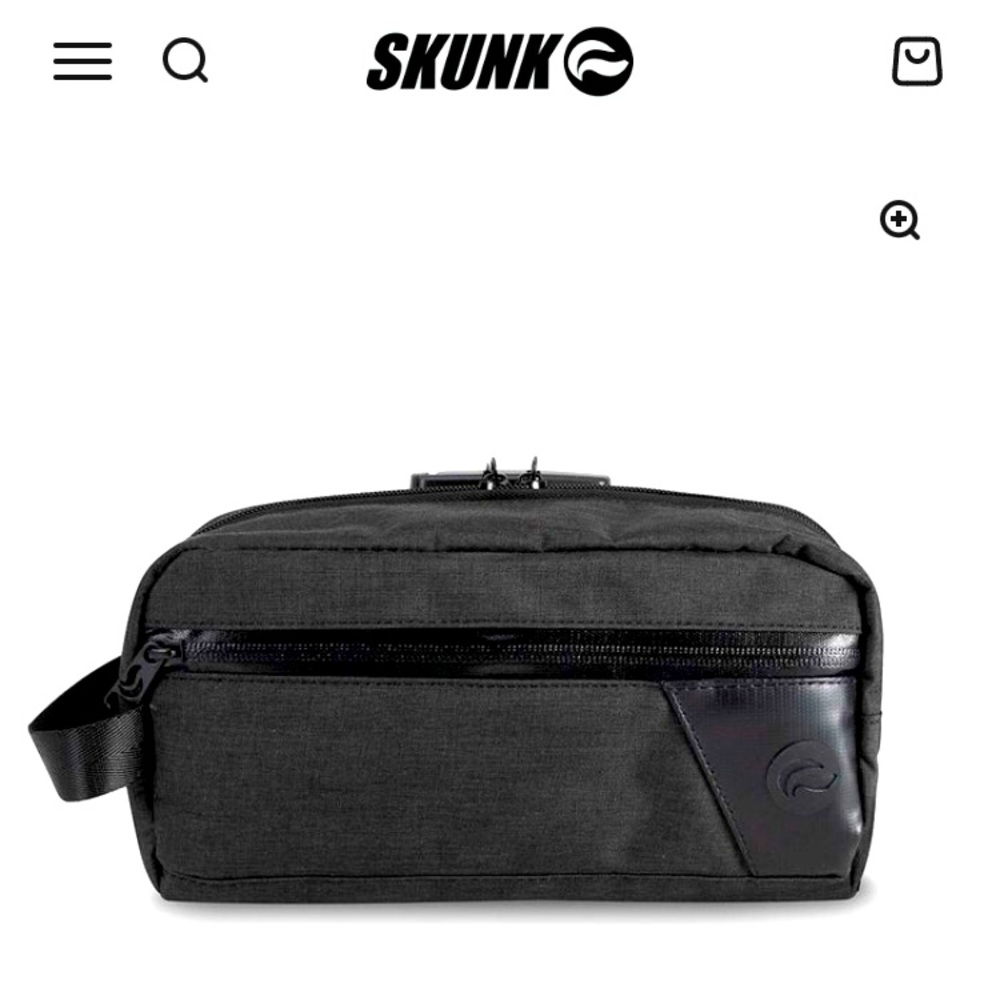 Skunk -Odor Protection-Skunk car / travel locking bag 
SKUNK Sk9   nwt